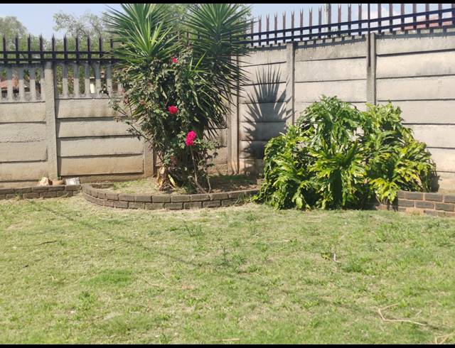 3 BEDROOM FREESTANDING FOR SALE IN GERMISTON SOUTH